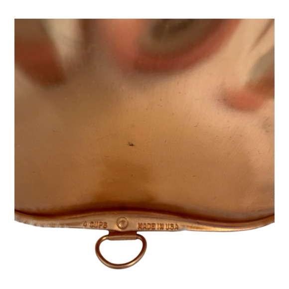 Vintage Copper Toned Strawberry Shaped Jelly Mould - 4 Cups
Made in USA - Picture 3 of 7